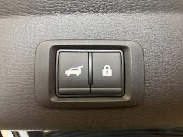 New 2026 White Nissan Platinum image 21