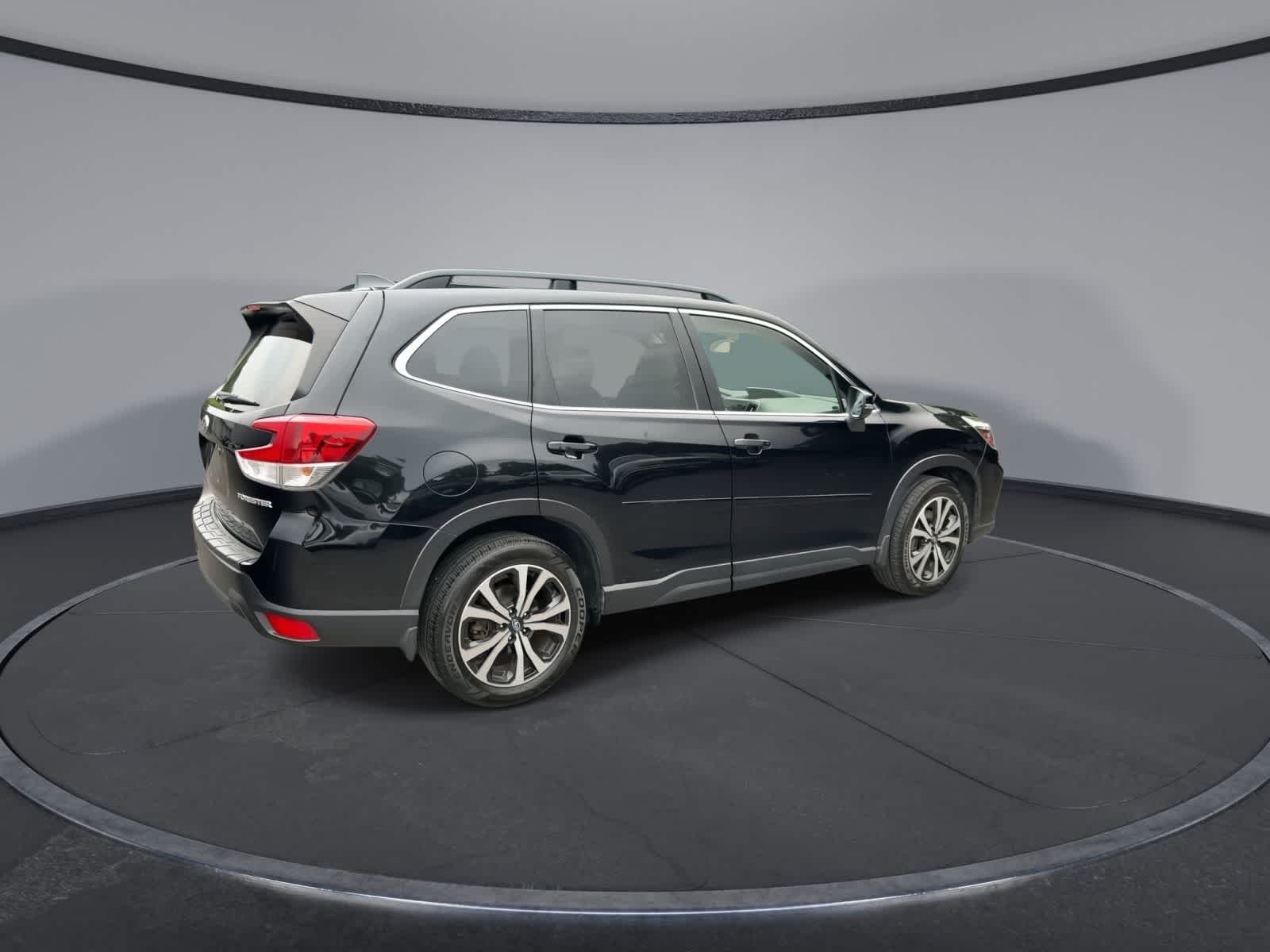 Used 2019 Crystal Black Silica Subaru Limited image 8