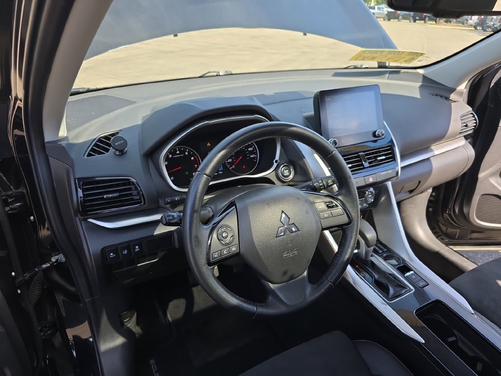 Used 2022 Black Mitsubishi SE image 16