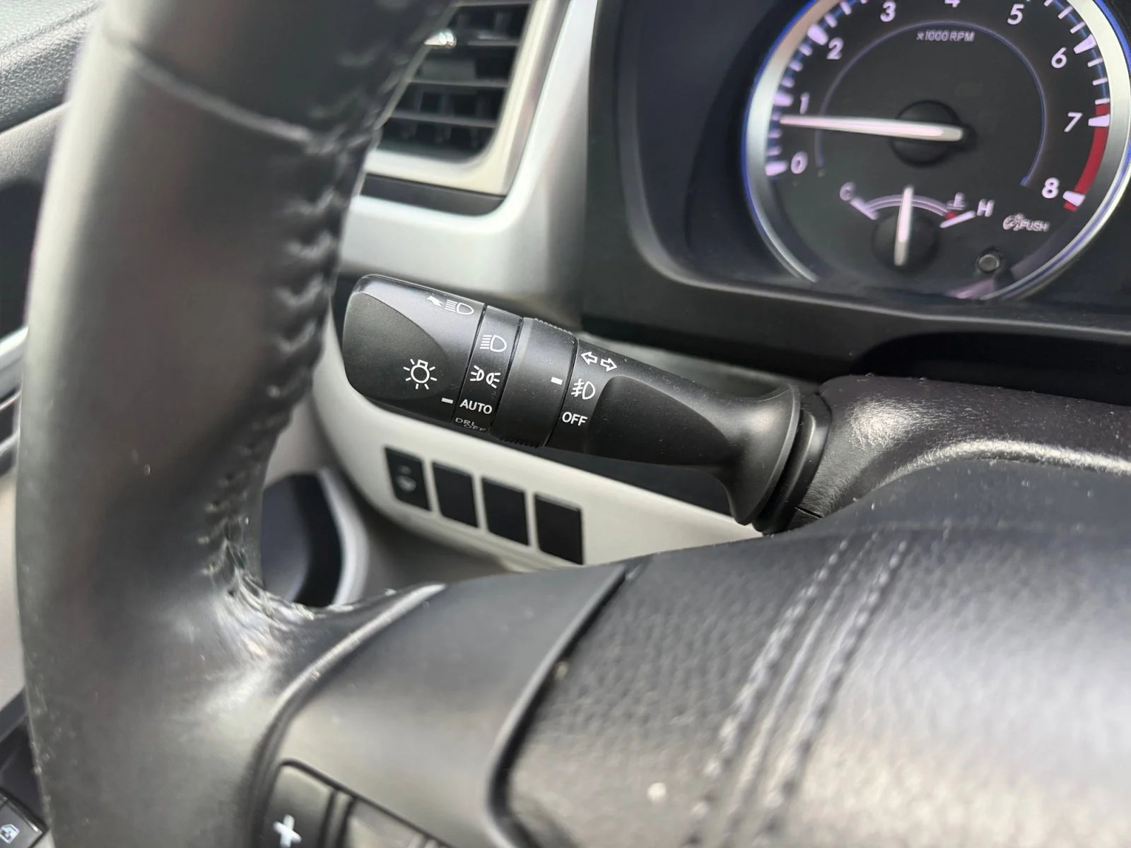 Used 2017 Blizzard Pearl Toyota XLE image 13