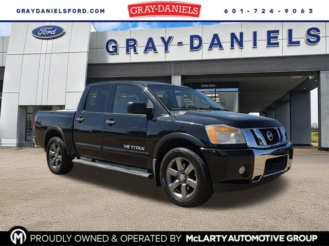 2015 Nissan Titan SV 4X2 Crew Cab SWB's photo