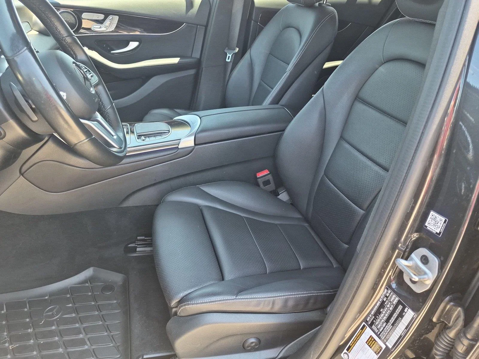 Certified Used 2022 Graphite Grey Metallic Mercedes-Benz GLC 300 image 18
