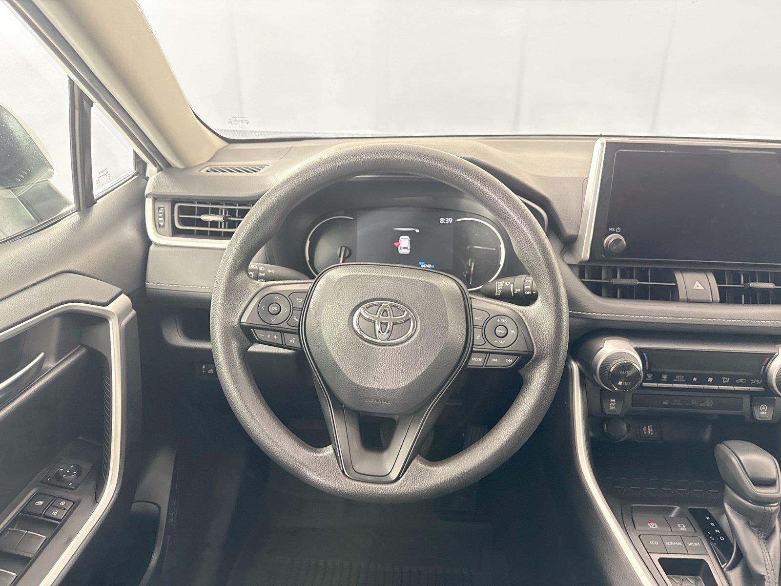 Certified Used 2025 Ice Cap Toyota XLE image 31