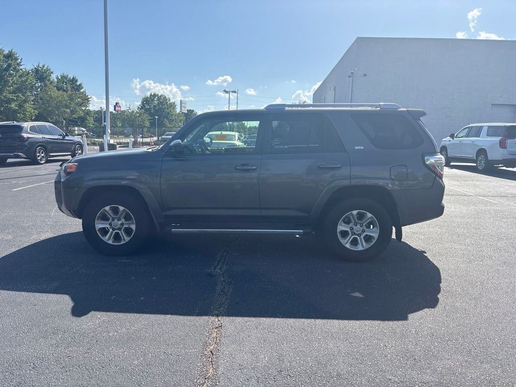 Used 2015 Gray Toyota SR5 image 6