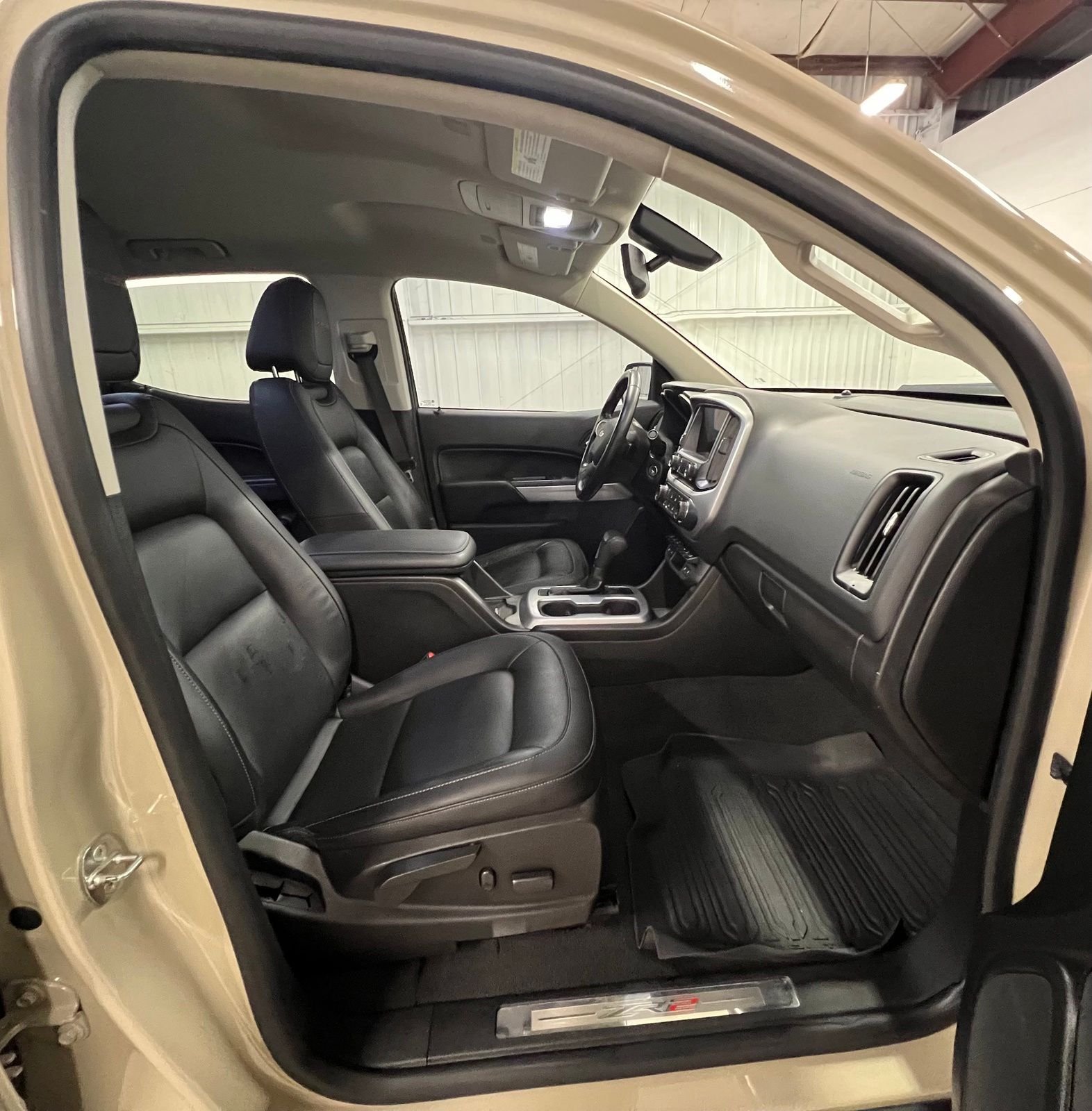 Used 2021 Beige Chevrolet ZR2 image 18
