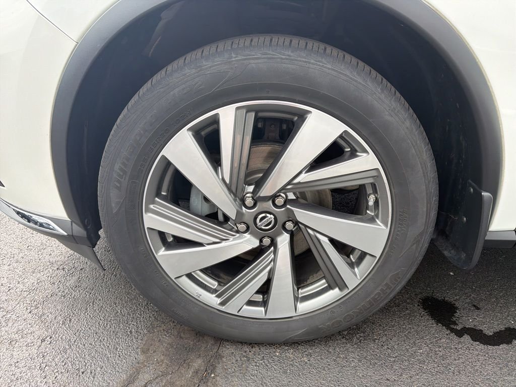 Used 2019 White Nissan SL image 10