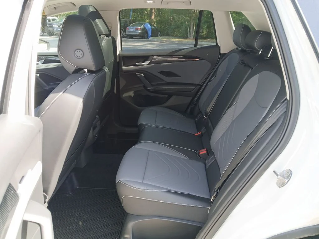New 2026 White Volkswagen 2.0T SE image 24