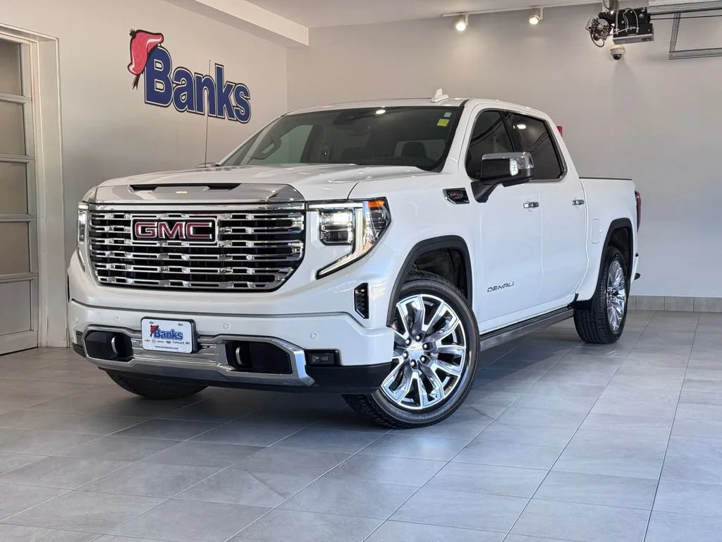 Certified Used 2025 White Frost Tricoat GMC Denali image 2