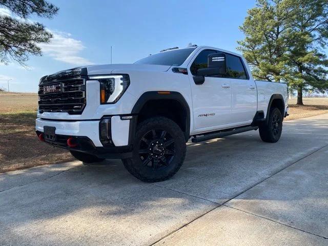 2024 GMC Sierra 4WD Crew Cab Standard Box AT4's photo