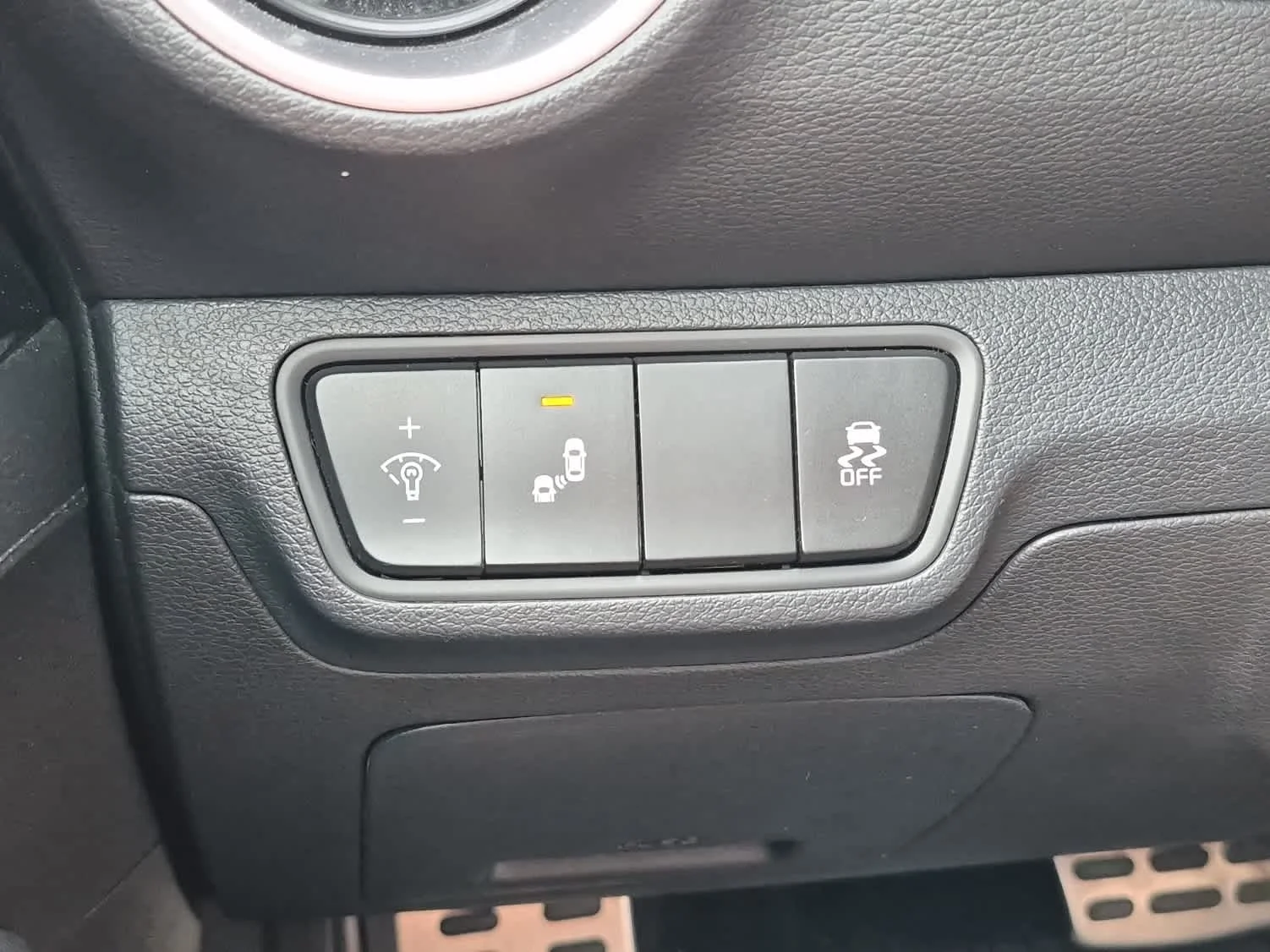 Used 2024 Snow White Pearl Kia GT-Line image 22