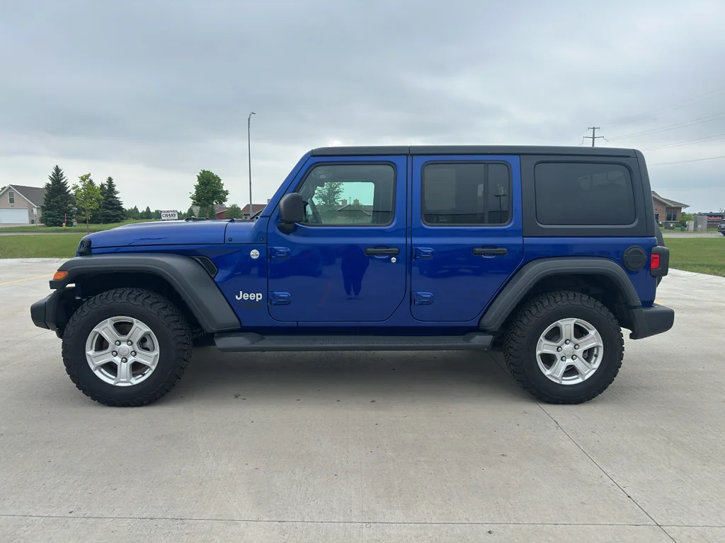 Used 2020 Ocean Blue Metallic Clearcoat Jeep Sport S image 1