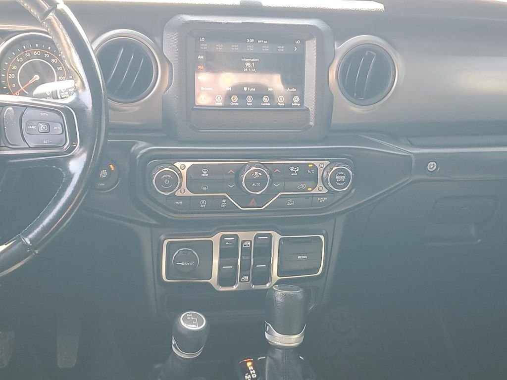 Used 2021  Jeep Sport image 15