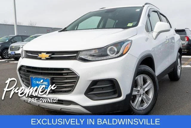 Used 2020 SUMMIT WHITE Chevrolet LT image 1