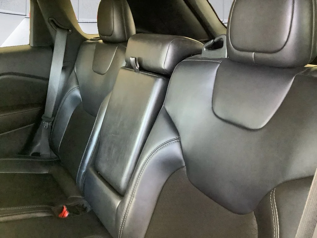 Used 2021 White Jeep Latitude Plus image 18