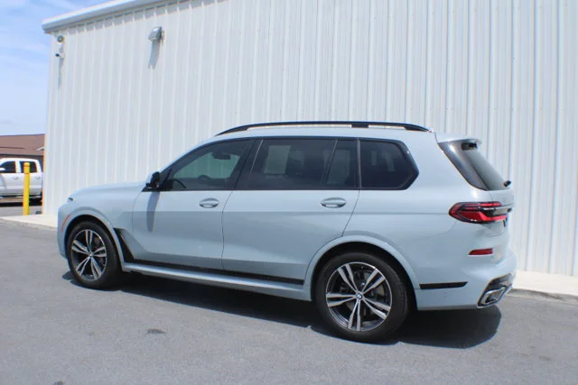 Used 2023 Brooklyn Grey Metallic BMW xDrive40i image 3