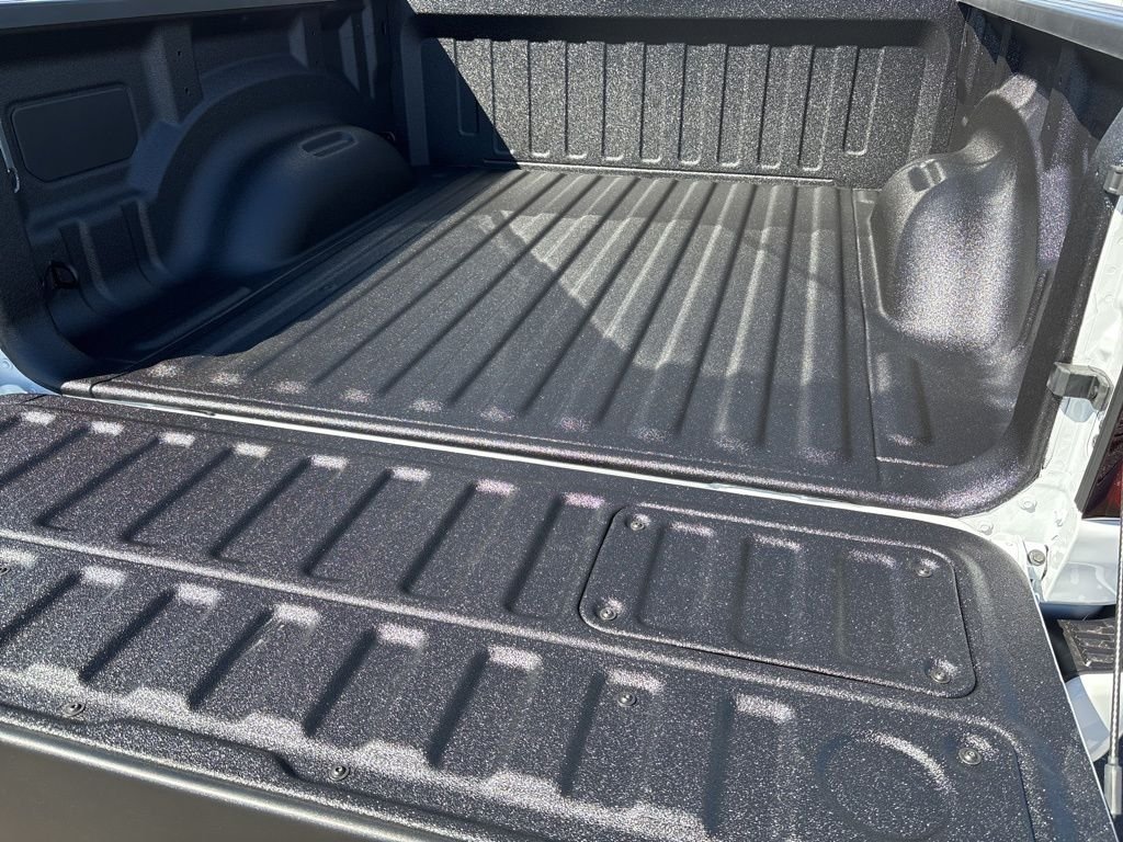 New 2026 Bright White Clear-Coat Exterior Paint RAM Laramie image 42