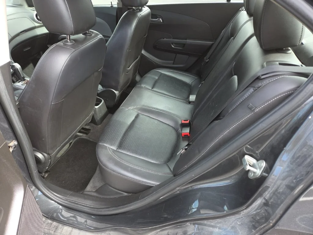 Used 2019 Gray Chevrolet Premier image 25