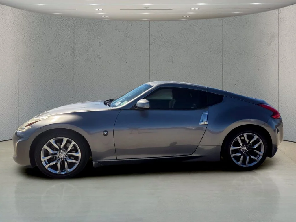 Used 2014 Gray Nissan Base image 9