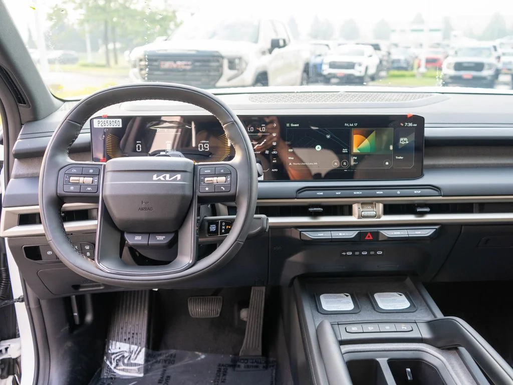 New 2027 Glacial White Pearl Kia S image 16