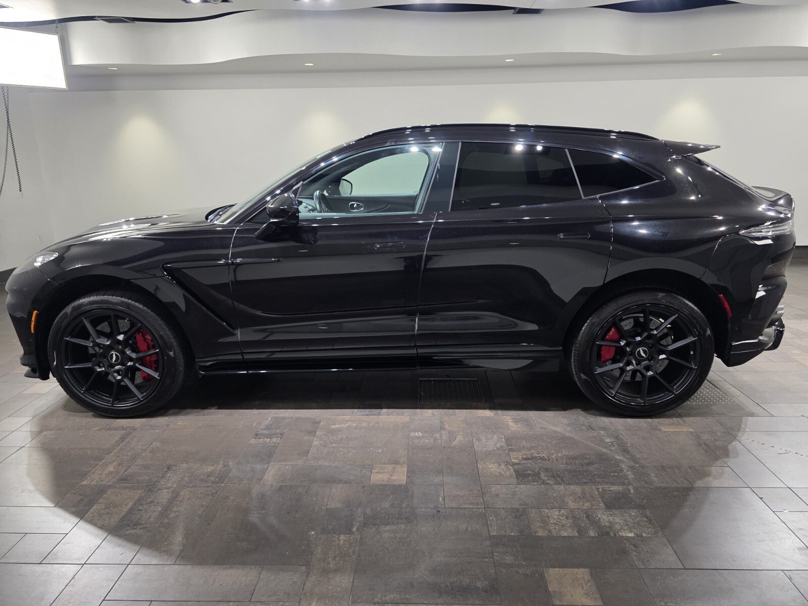 Used 2023 Onyx Black Aston Martin 707 image 20