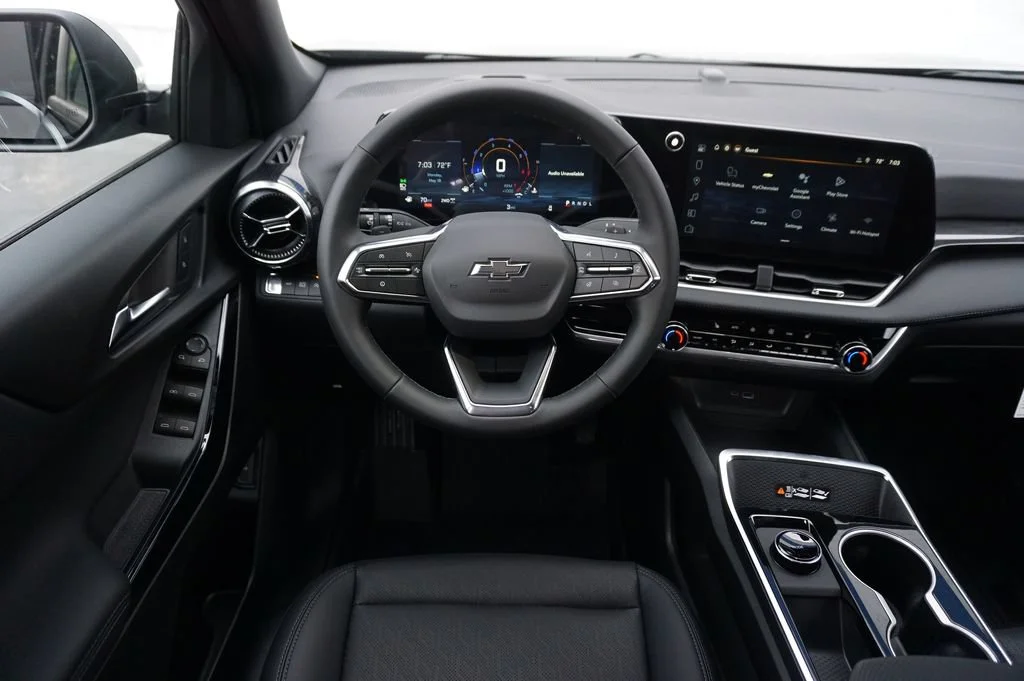 2027 Chevrolet Equinox LT - Photo 12