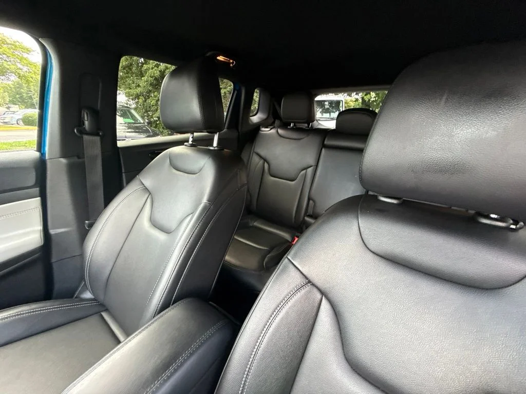 Used 2025 Blue Jeep Limited image 16