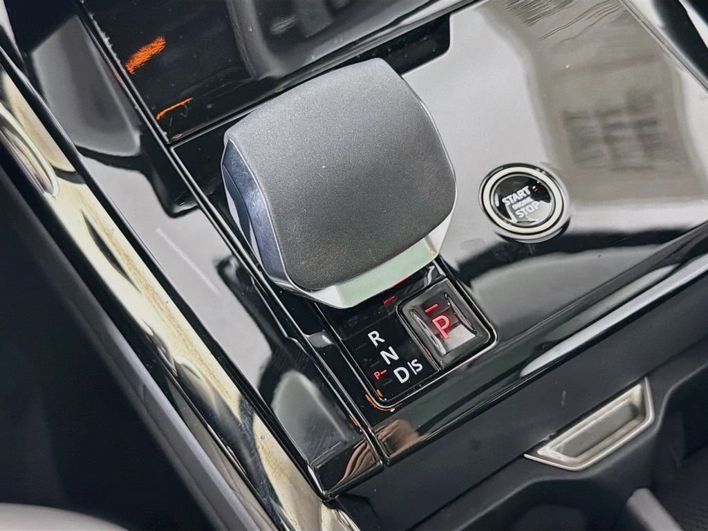 Certified Used 2024 Gray Land Rover Dynamic SE image 17
