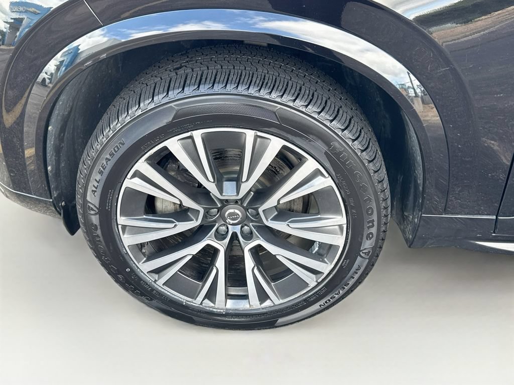 Used 2020 Black Volvo Momentum image 34