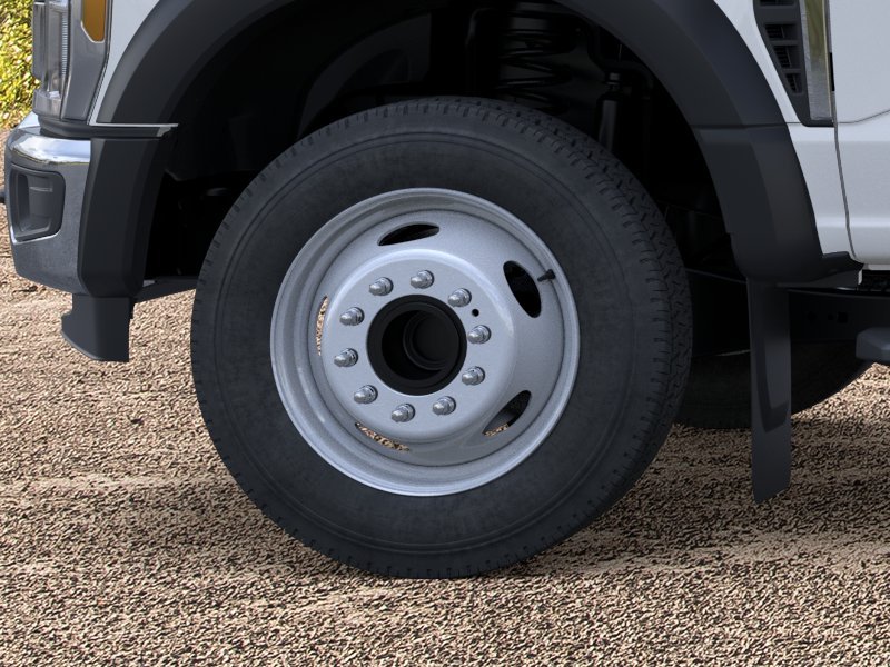 2025 Ford F-550 Super Duty Chassis Cab XLT - Photo 41