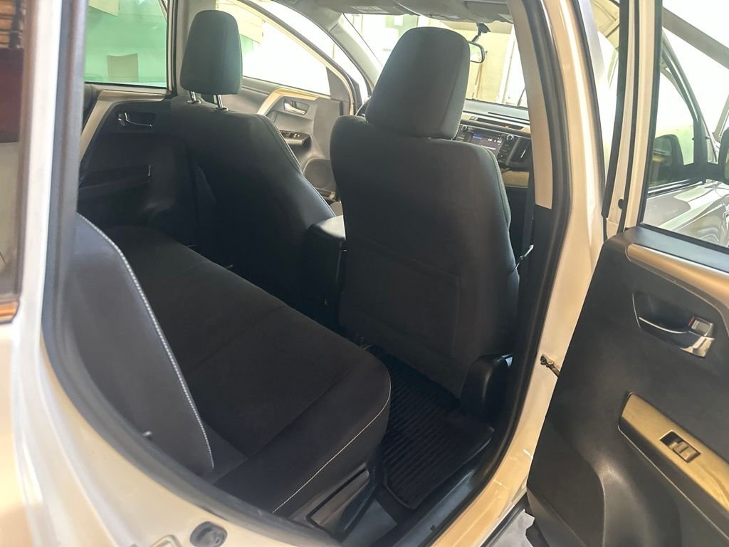 Used 2016 White Toyota XLE image 28