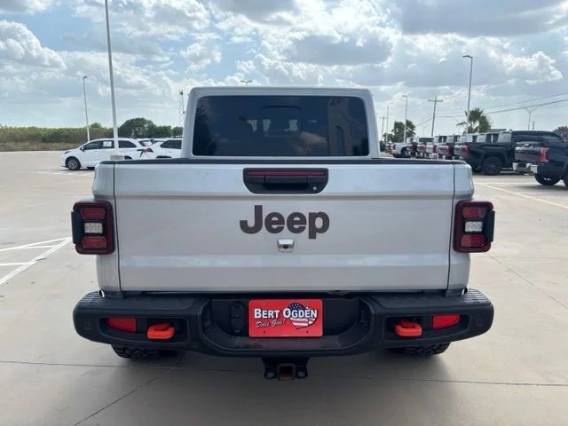 Used 2024 Silver Jeep Mojave image 5