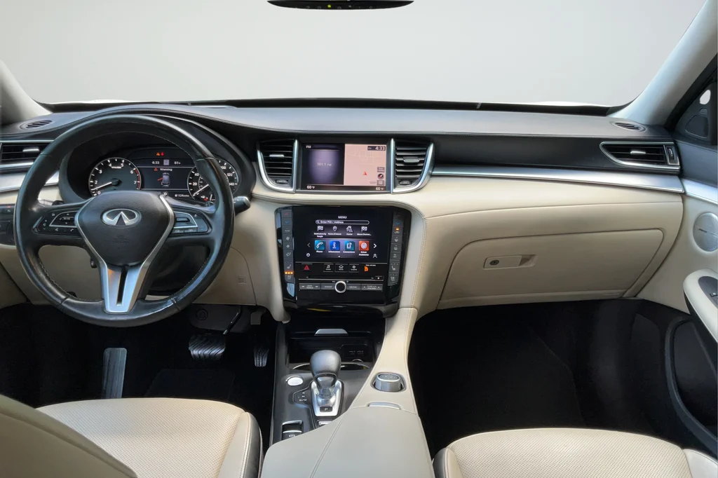 Used 2021 White INFINITI Sensory image 12