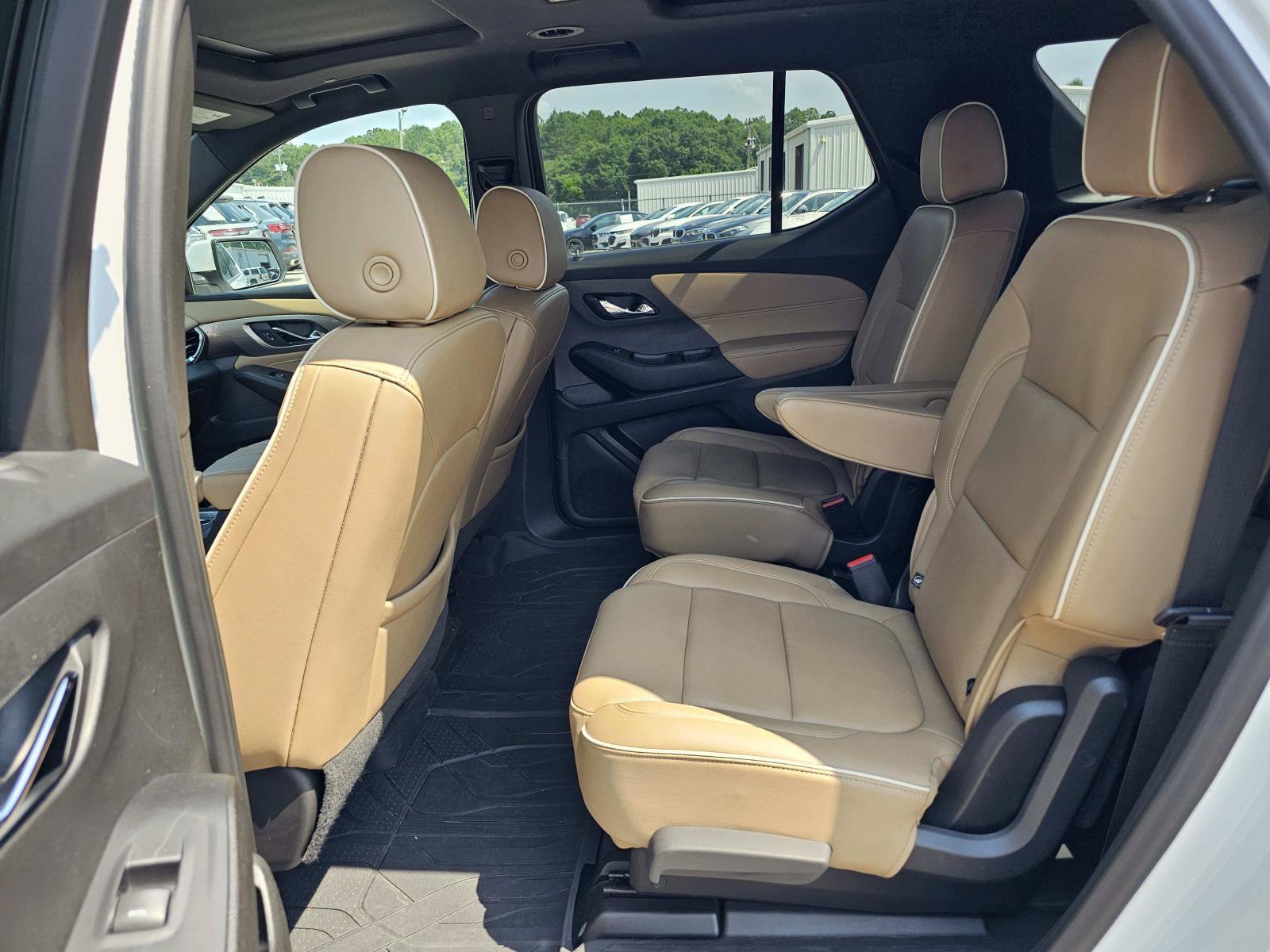 Used 2022 Summit White Chevrolet Premier image 34