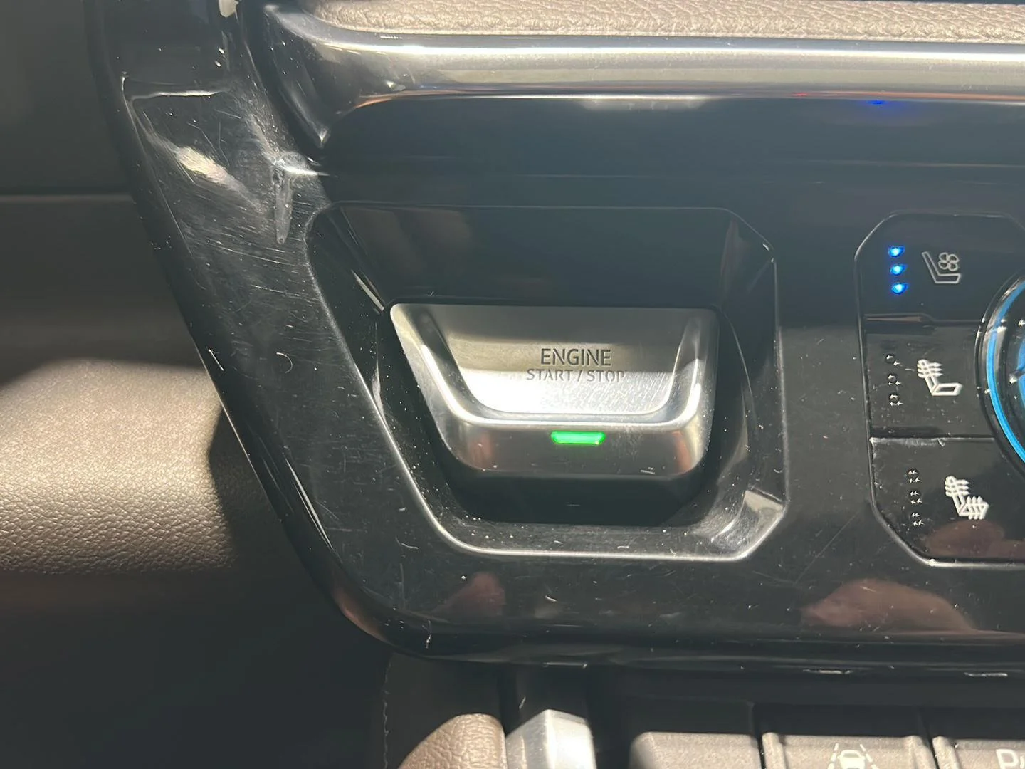 Used 2022 Onyx Black GMC Denali image 15