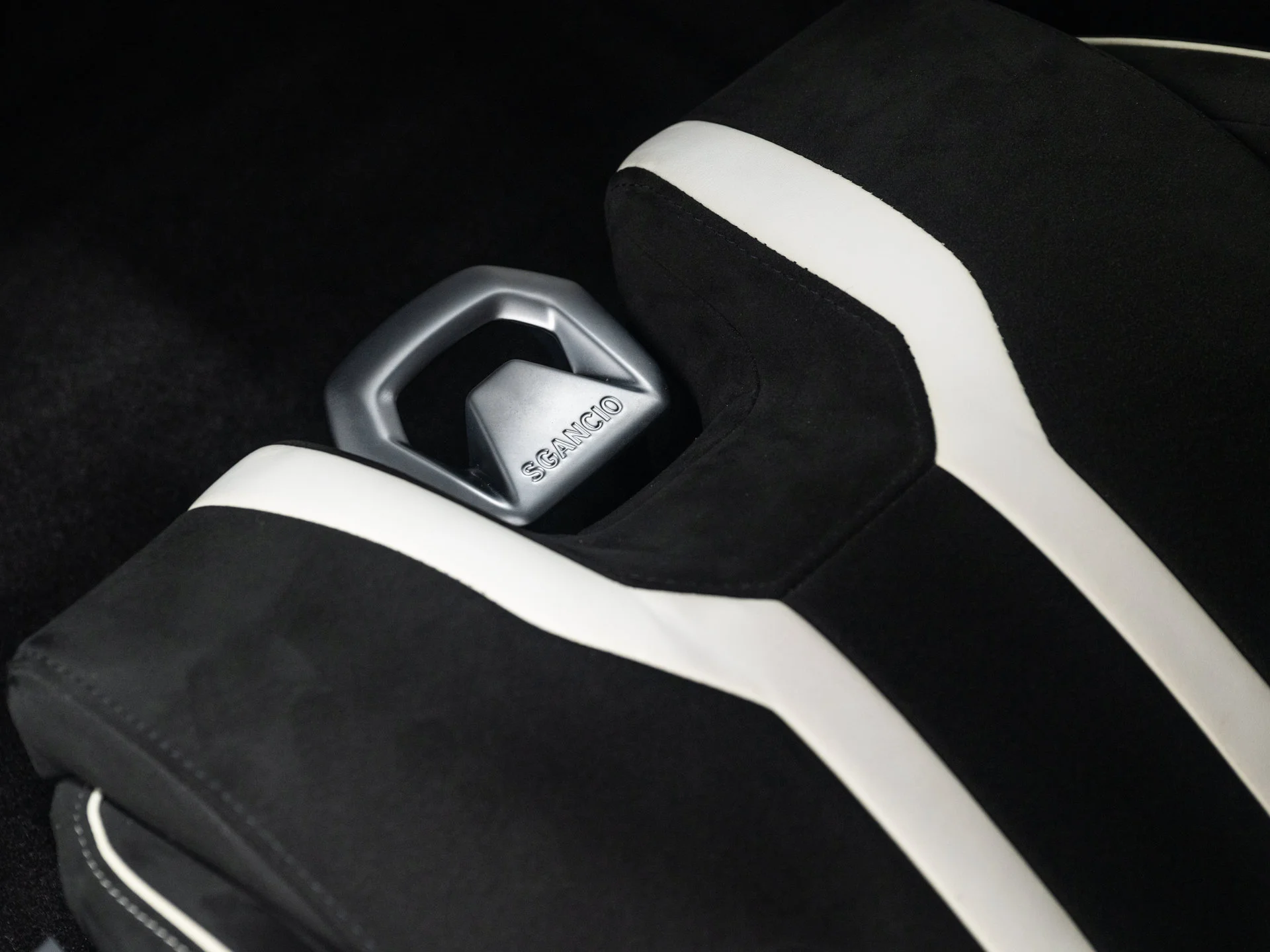 Used 2022 Blu Laufey Metallic Lamborghini Base image 34