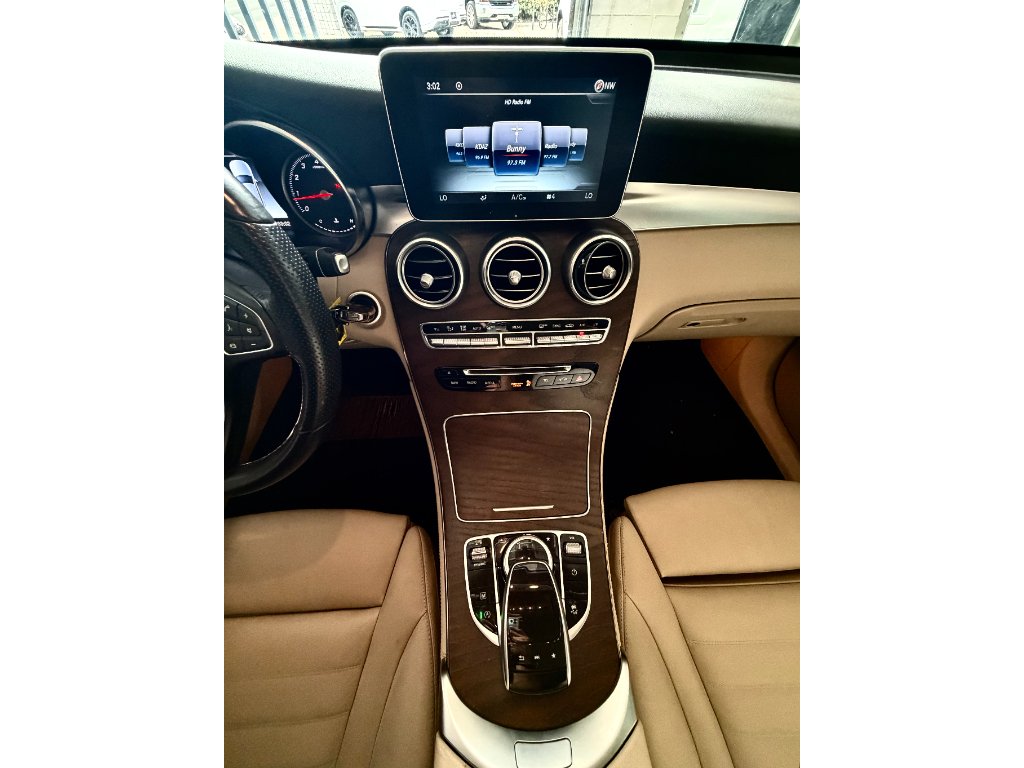 Used 2019 designo Cardinal Red Metallic Mercedes-Benz 300 image 20