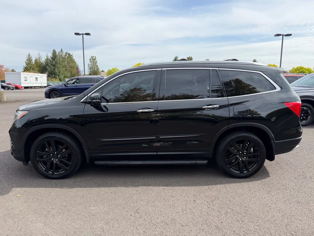 Used 2018 Crystal Black Pearl Honda Elite image 5