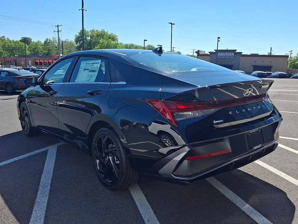 New 2026 Black Hyundai SEL Sport image 4