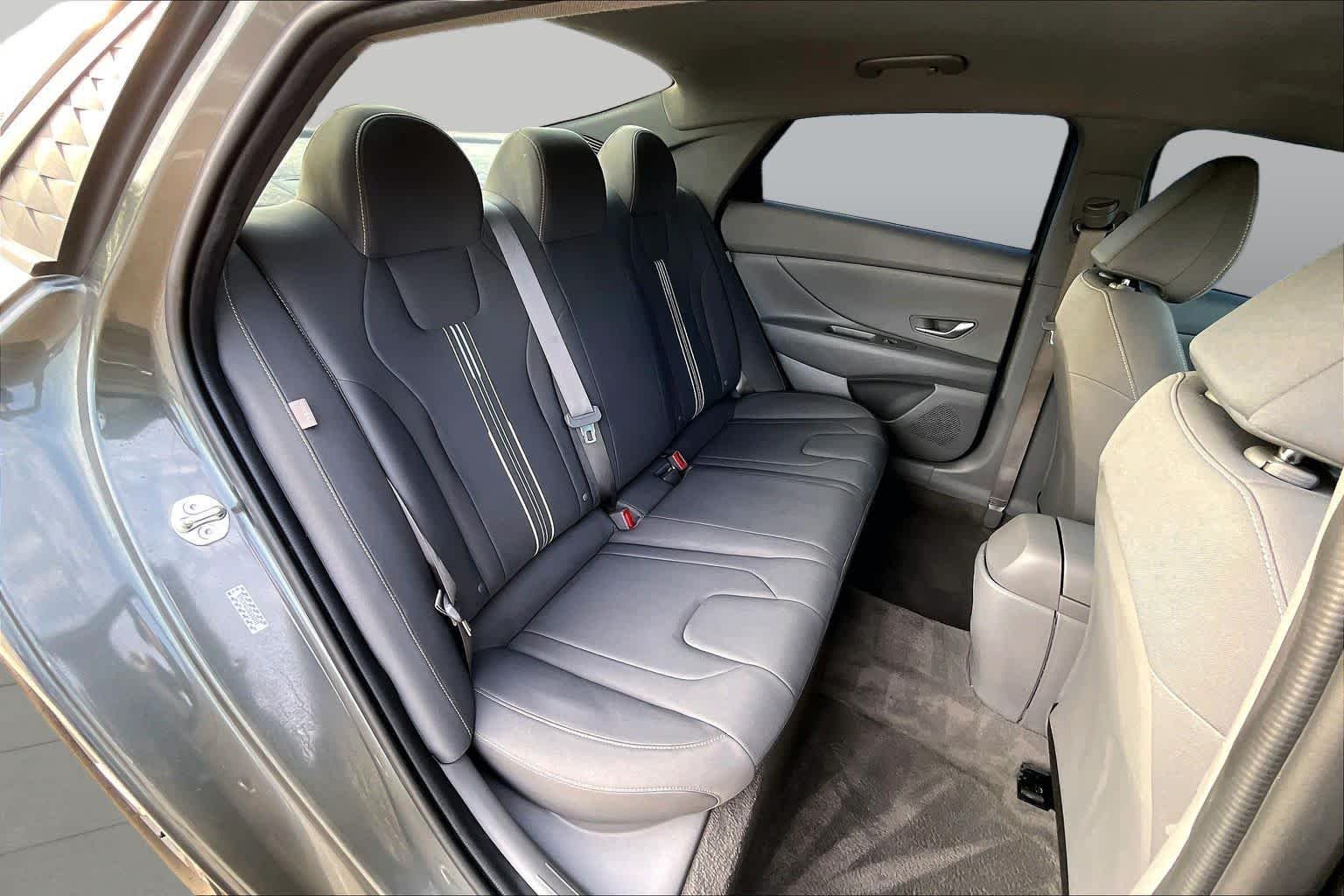 Used 2024 Amazon Gray Hyundai SEL image 20