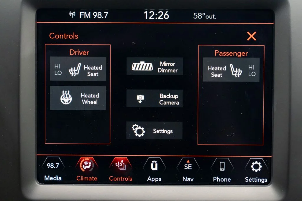 Used 2023 White Jeep Altitude image 18