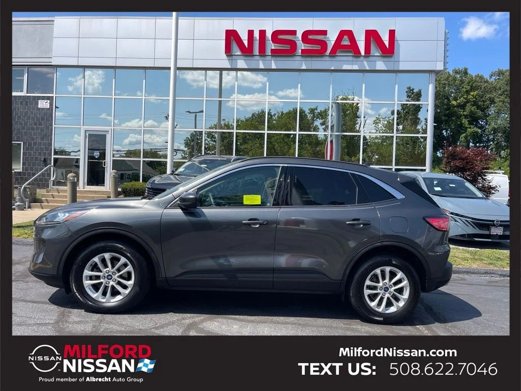 Used 2020 Gray Ford SE image 2
