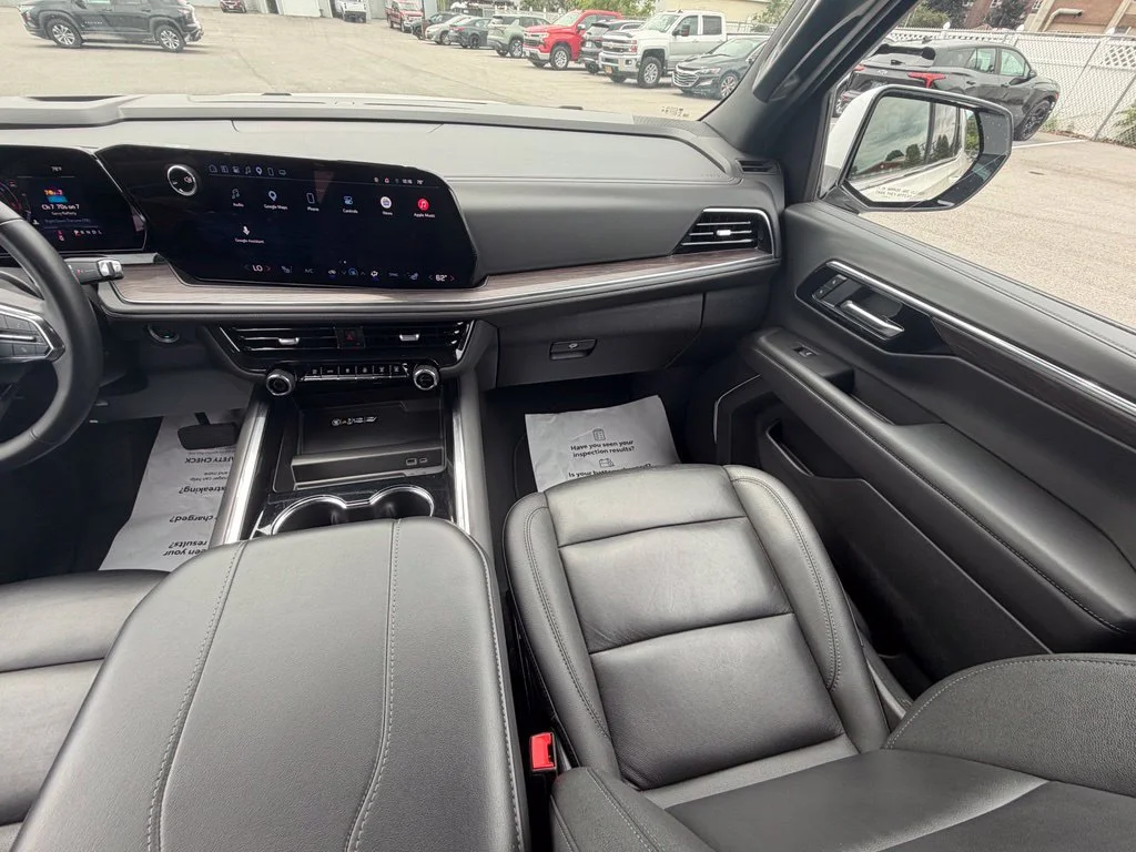 Used 2025 Summit White Chevrolet LT image 23