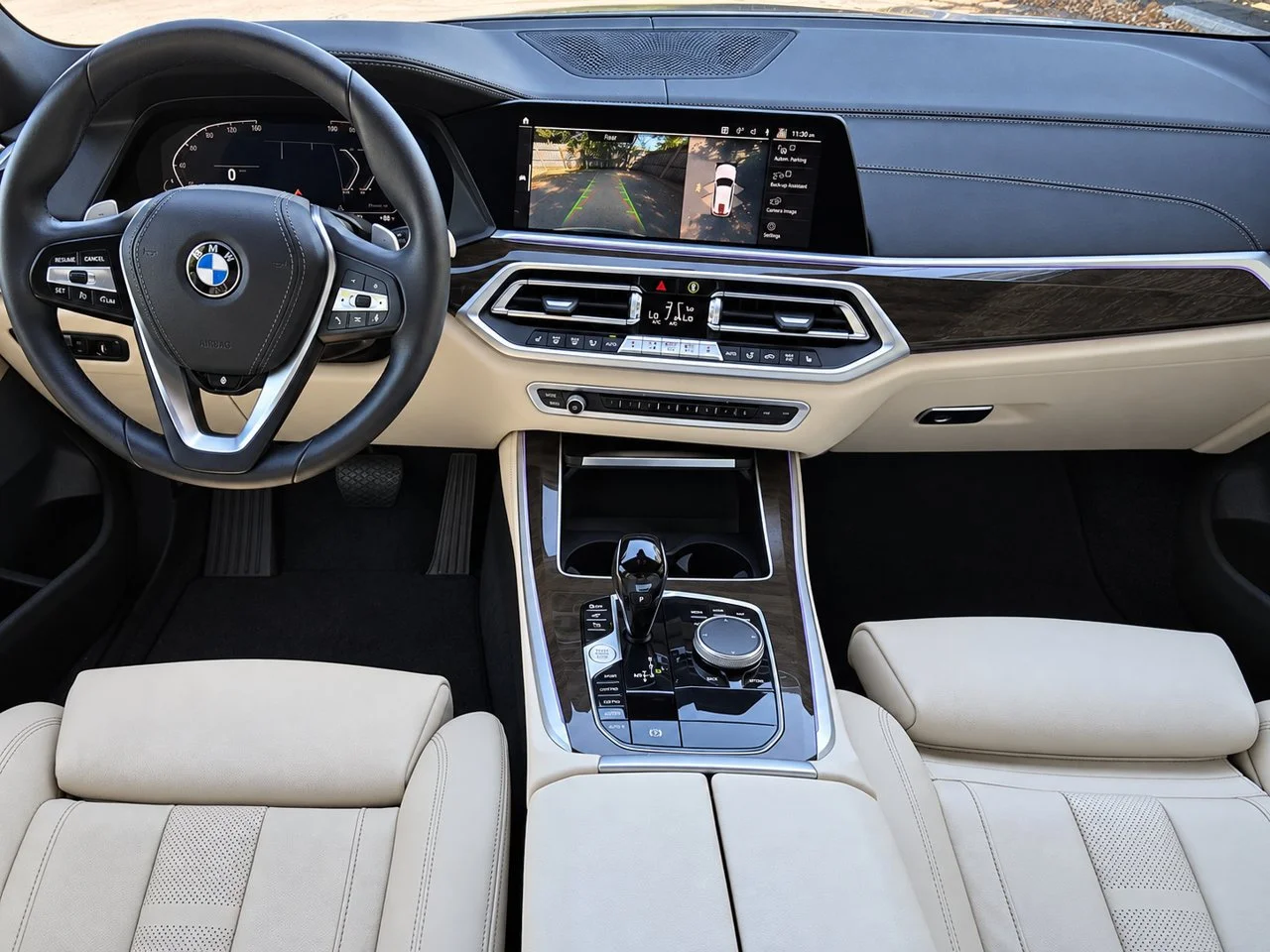 Used 2022 Mineral White Metallic BMW xDrive40i image 27