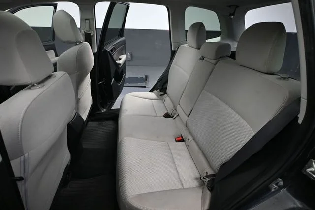 Used 2016 Gray Subaru 2.5i Premium image 36