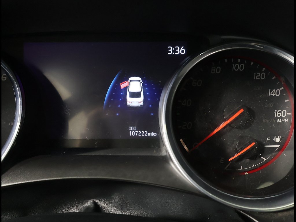 Used 2019 WHITE Toyota XSE image 9