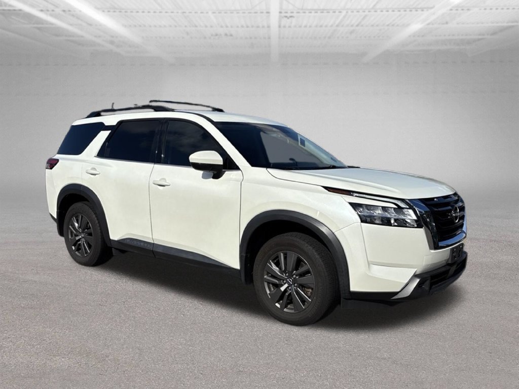 Used 2022 White Nissan SV image 2