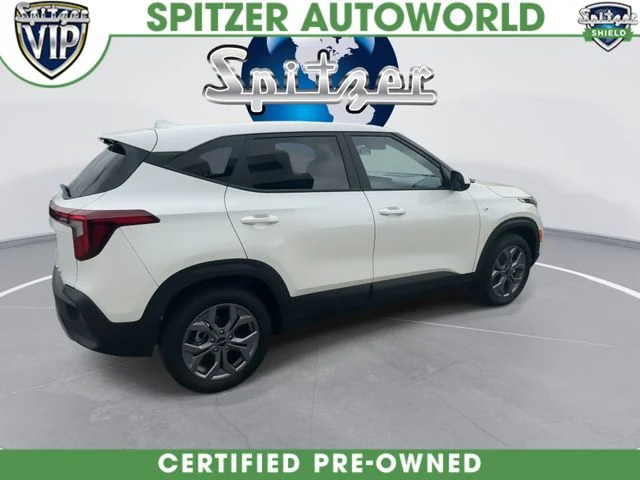 Used 2026 White Kia LX image 9