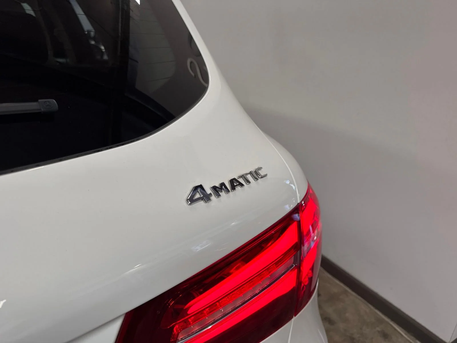 Used 2019 White Mercedes-Benz GLC 300 image 18