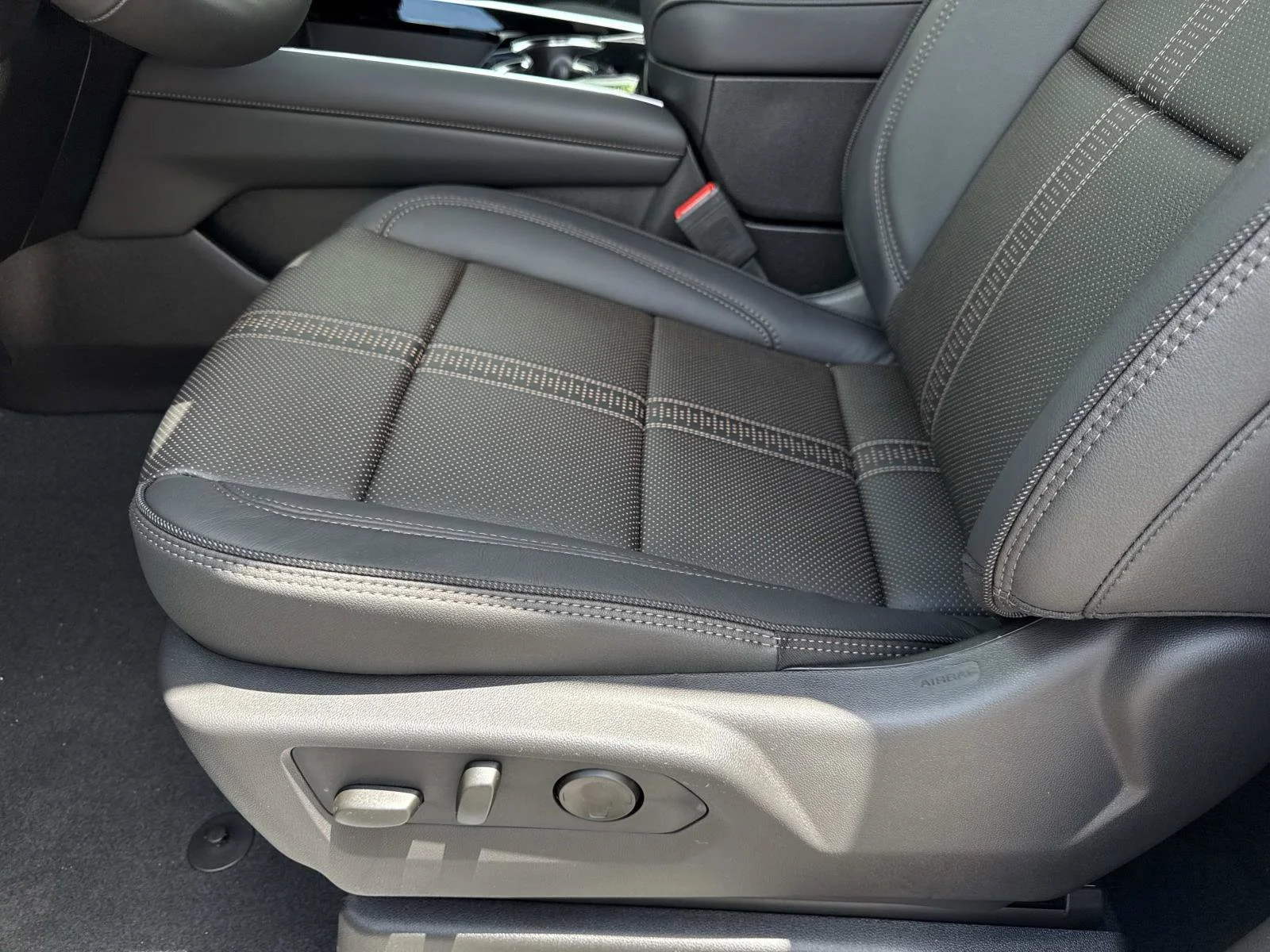 New 2026 Sterling Gray Metallic Chevrolet High Country image 20