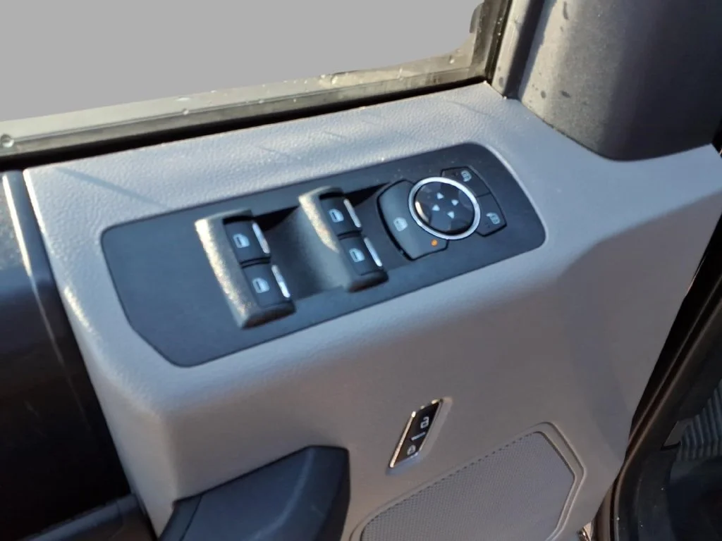 Used 2020 Black Ford XL image 12